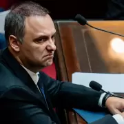 Crecen las sospechas sobre Adorni: peritan el celular del contratista y la causa por enriquecimiento il�cito suma nuevos testimonios