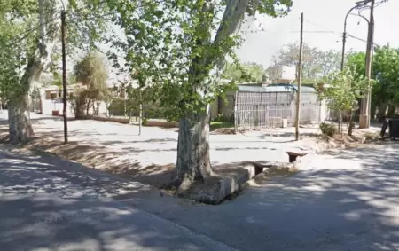 Hallaron a un hombre apu�alado y ensangrentado en el subsuelo de su casa