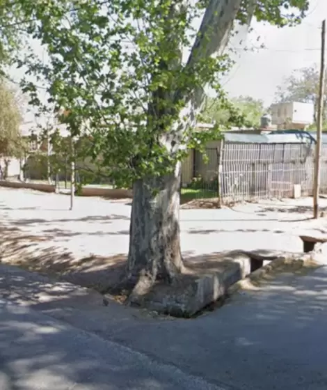 Hallaron a un hombre apu�alado y ensangrentado en el subsuelo de su casa