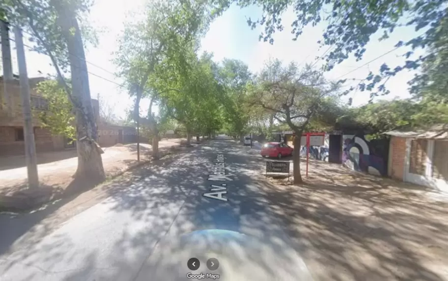 Hallaron a un hombre apu�alado y ensangrentado en el subsuelo de su casa