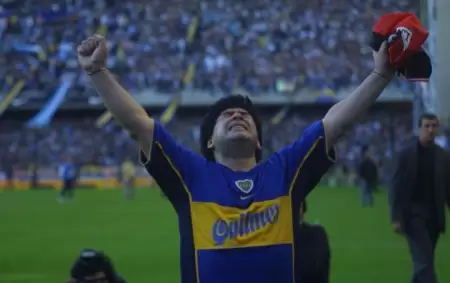 Salen a la luz fotos in�ditas de la despedida de Diego Maradona en La Bombonera