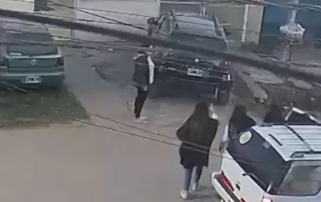 Una nena de 12 a�os fue hallada desmayada y con graves lesiones en Rosario