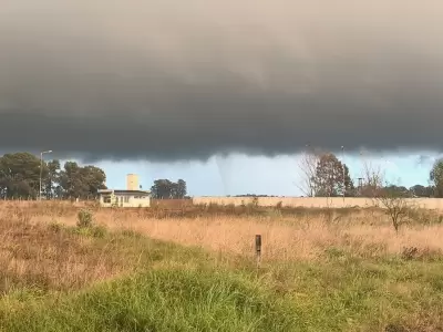 La tormenta que dejo granizo en Las Flores, desprendi� un tornado