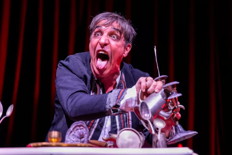Sebasti�n Pajoni protagoniza Peque�o William, una versi�n contempor�nea y po�tica de Hamlet
