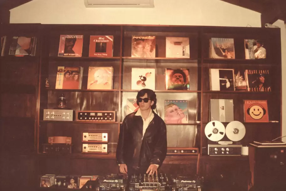 Jean Massey, el DJ argentino de 23 a�os que pas� de las fiestas con amigos a conquistar la noche parisina
