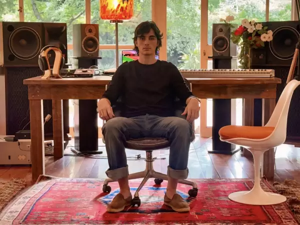 Jean Massey, el DJ argentino de 23 a�os que pas� de las fiestas con amigos a conquistar la noche parisina