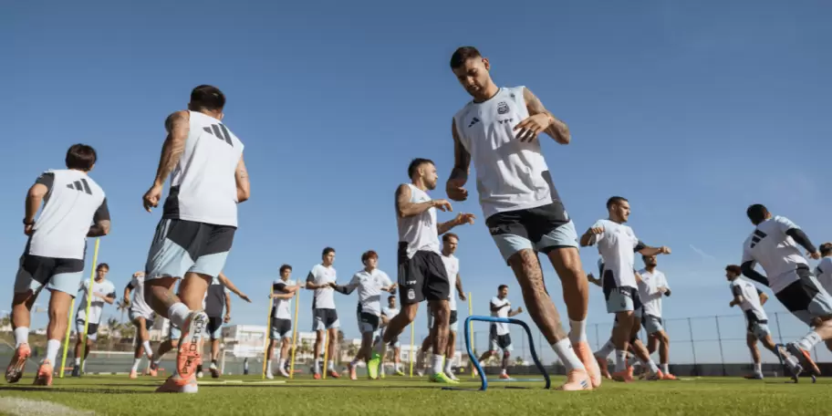 Lionel Messi encabeza la n�mina de 55 futbolistas
