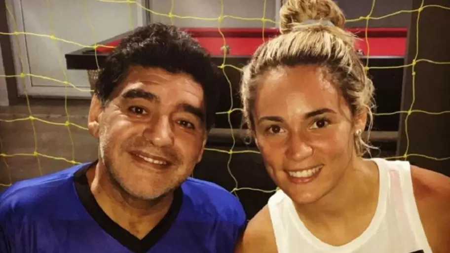 Roc�o Oliva junto a Diego Maradona
