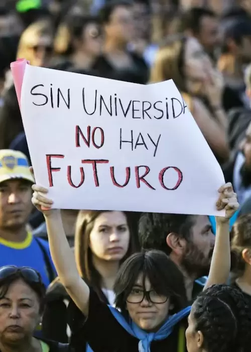 Una postal de la Tercera Marcha Federal Universitaria desde que asumi� la presidencia Javier Milei.