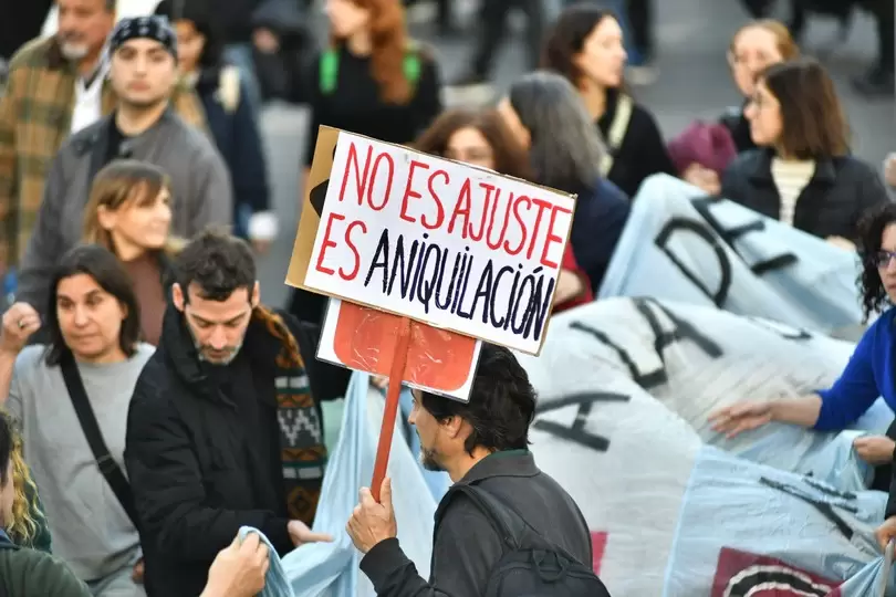 Rectores, docentes, investigadores, estudiantes y sindicatos universitarios realizaban la cuarta Marcha Federal Universitaria