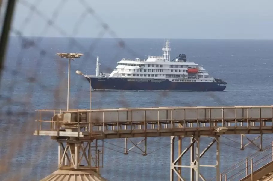 El dram�tico brote sanitario que mantiene confinadas a 1.700 personas en un crucero en Francia