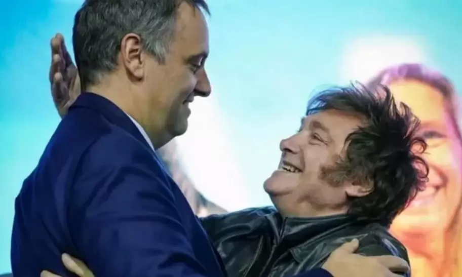 Manuel Adorni y Javier Milei