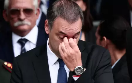 Manuel Adorni est� cada vez m�s golpeado por la poca aceptaci�n de la teor�a del enriquecimiento v�a Bitcoins.