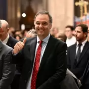 Sólo con lo que Adorni gastó en tarjetas de crédito, se podría avanzar con la investigación del caso $Libra