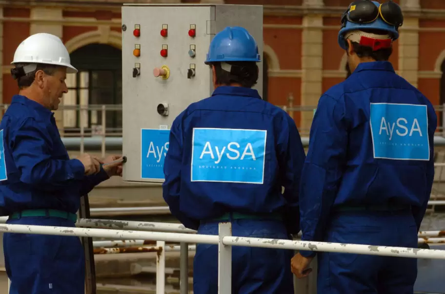 AySA en venta: Milei acelera la privatización del agua