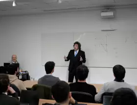 Javier Milei dio una clase de la c�tedra de Macroeconom�a Avanzada de la Maestr�a en Econom�a de la Universidad de San Andr�s.
