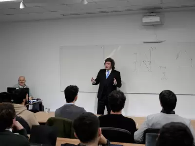 Javier Milei dio una clase de la c�tedra de Macroeconom�a Avanzada de la Maestr�a en Econom�a de la Universidad de San Andr�s.