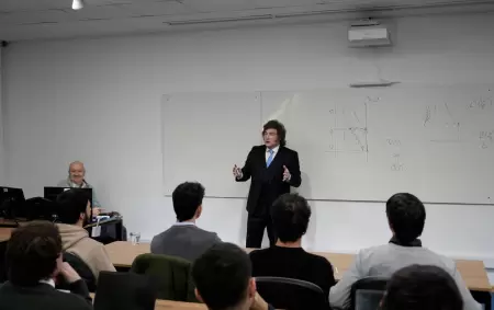 Javier Milei dio una clase de la c�tedra de Macroeconom�a Avanzada de la Maestr�a en Econom�a de la Universidad de San Andr�s.