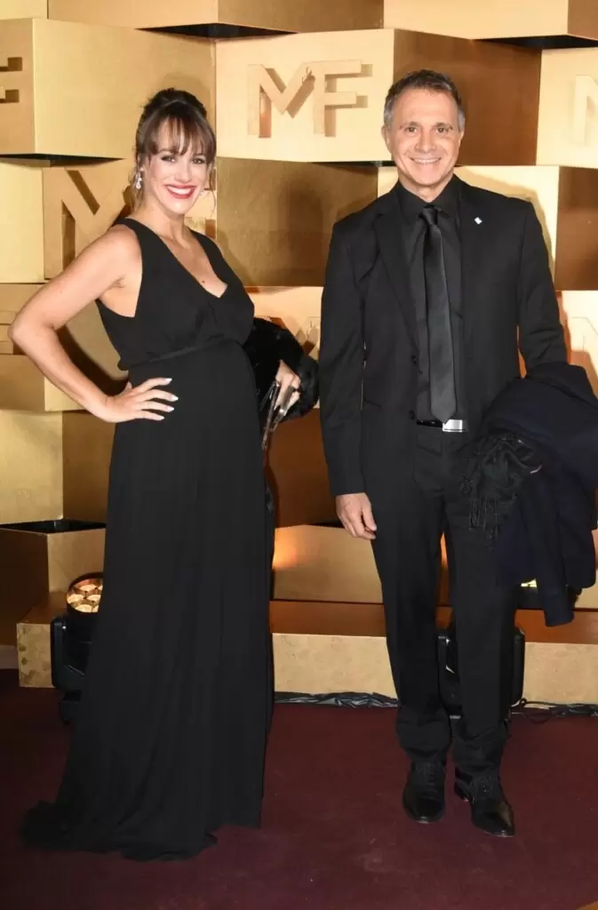 Sergio Lapeg�e y Mica Lapeg�e dijeron presente en la alfombra roja de los Mart�n Fierro 2026
