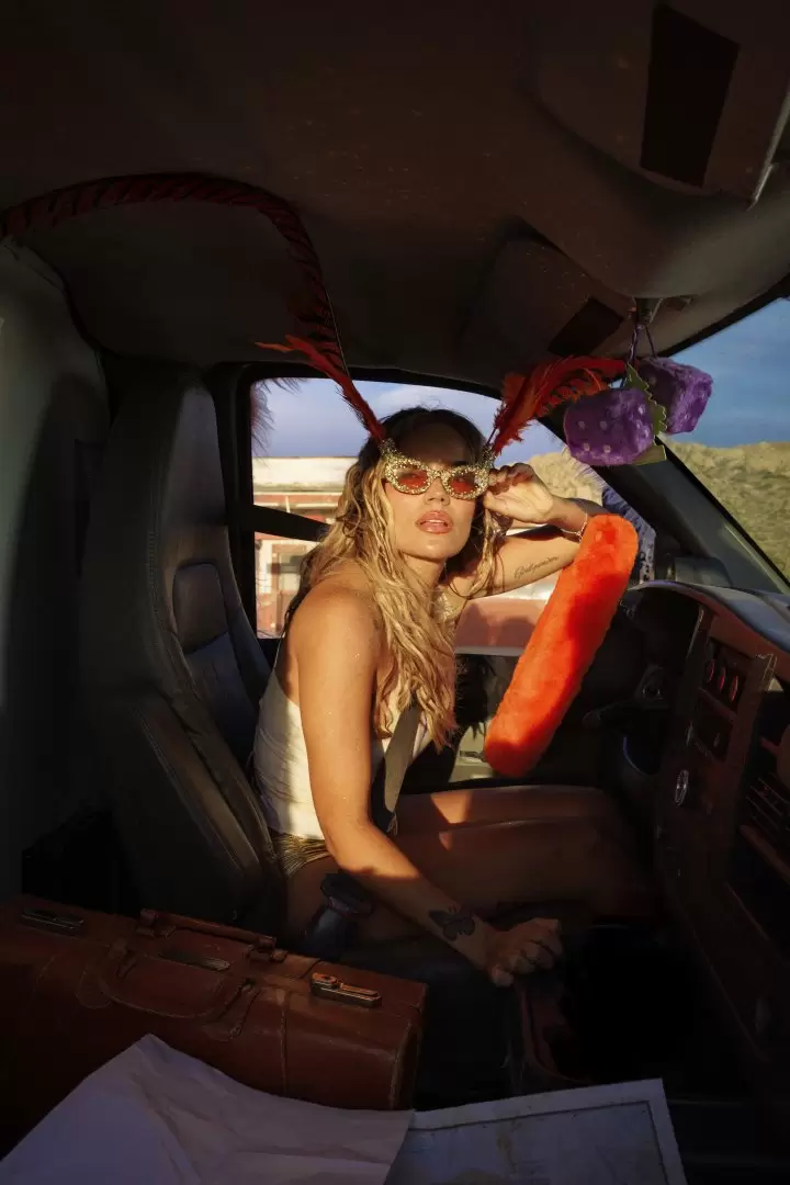 "Viajando Por El Mundo Tropitour" llega a Argentina con Karol G