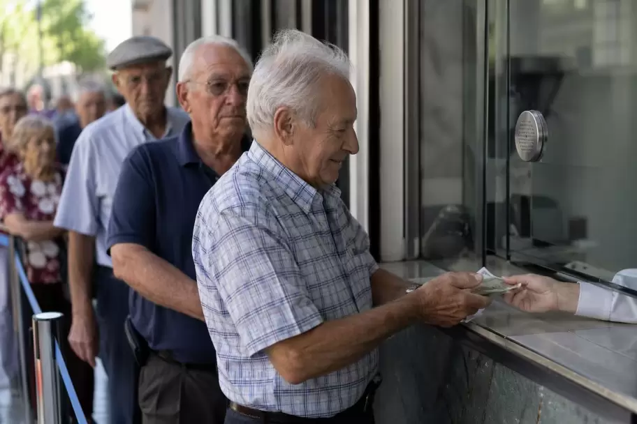 ARCA dejar� de apelar fallos favorables a jubilados que reclamaron contra el cobro del impuesto sobre sus haberes