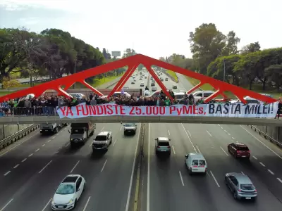 Trabajadores de Pymes se manifestaron y sufrieron una brutal represi�n