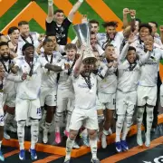 El Aston Villa del Dibu Martínez salió campeón de la Europa League: le ganó 3 a 0 al Friburgo