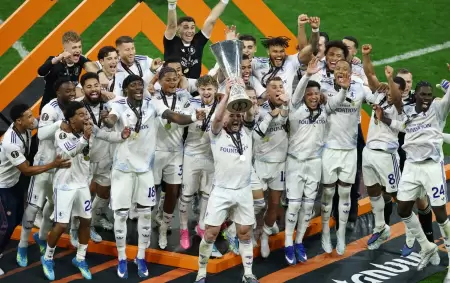 El Aston Villa de Emiliano Mart�nez y Emiliano Buend�a gan� la Europa League.
