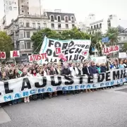 La Marcha Federal de la Salud copó Plaza de Mayo y expuso el lado más cruel de la motosierra