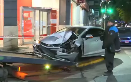 Un joven alcoholizado perdi� el control y se incrust� contra un banco