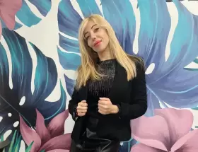 Rosemary "Oscurita" Maturana y una costumbre curiosa que tiene: grabar conversaciones.