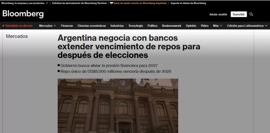 Bloomberg sostiene que Milei busca patear la deuda para después de 2027