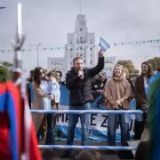 Miles de vecinos celebraron Lomas por la Patria en Comunidad: locrazo, música y fervor popular