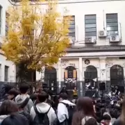 Toma en el Colegio Carlos Pellegrini: "No lo están llevando al límite, están buscando destruir la educación pública"