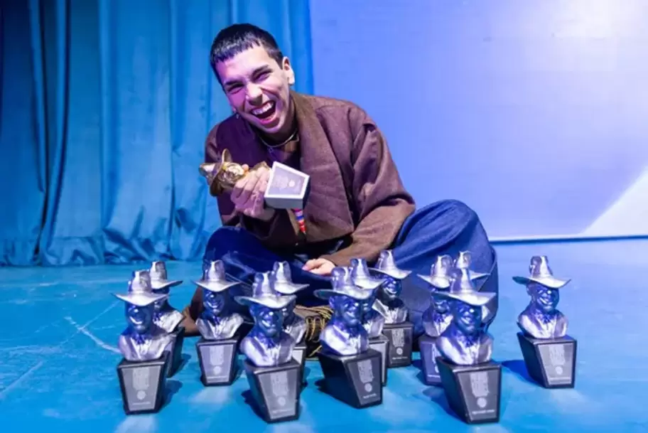 Milo J fue multipremiado