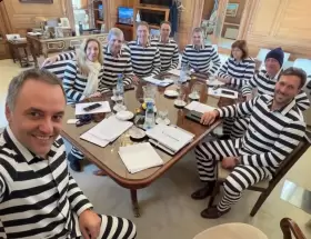 Los memes que aparecieron tras el anuncio de Manuel Adorni