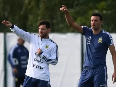 Scaloni protest� por la interpretaci�n de un medio extranjero en relaci�n a las consultas a Messi sobre c�mo jugar.