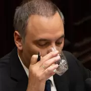 Acorralan a Adorni: Villarruel, Bullrich y ahora un importante empresario piden que presente su declaración jurada