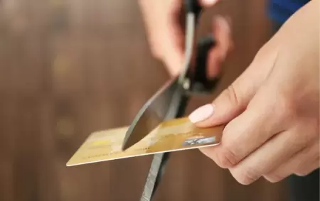 Deudas con tarjeta de cr�dito