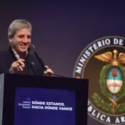 Filos�fico y corrido de la realidad, Caputo se pregunt� "�qu� es la gente que no llega a fin de mes?"