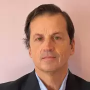 Renunci� el presidente del ente que deb�a controlar gas y electricidad: internas, disputas y otra crisis en un organismo clave
