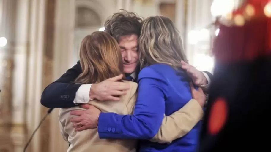 Javier Milei el d�a de la asunci�n de Alejandra Monteoliva como Ministra de Seguridad y Patricia Bullrich como predecesora