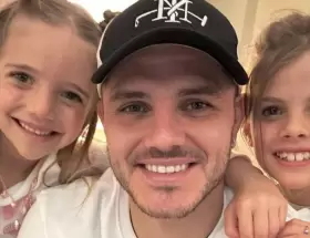 Mauro Icardi y sus hijas
