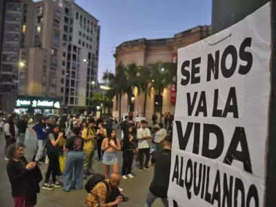 "Se nos va la vida alquilando"