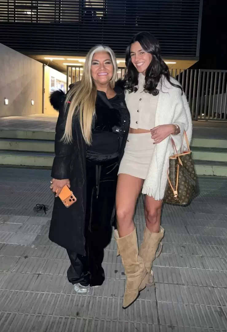 Tati Luna junto a la Bomba Tucumana