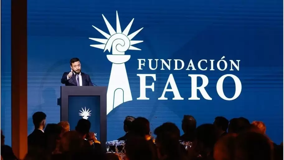 Agust�n Laje en la Fundaci�n Faro