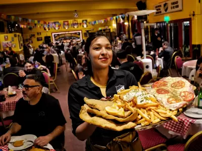Milanesas con papas fritas, el cl�sico de la gastronom�a porte�a