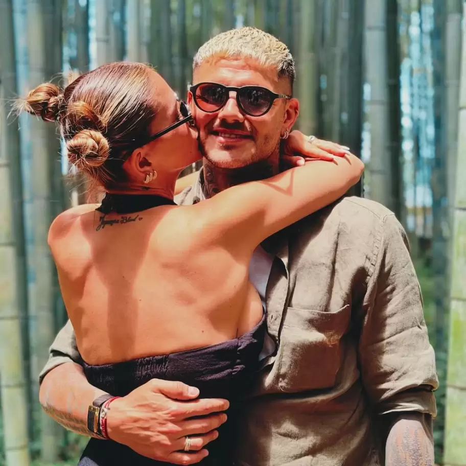 Postales de Mauro Icardi y la China Suárez en Japón