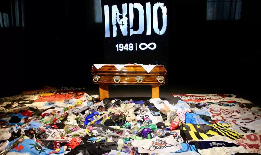 El último adiós al Indio Solari