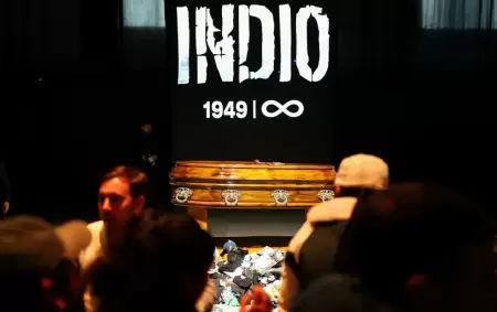 Im�genes del velorio del Indio Solari